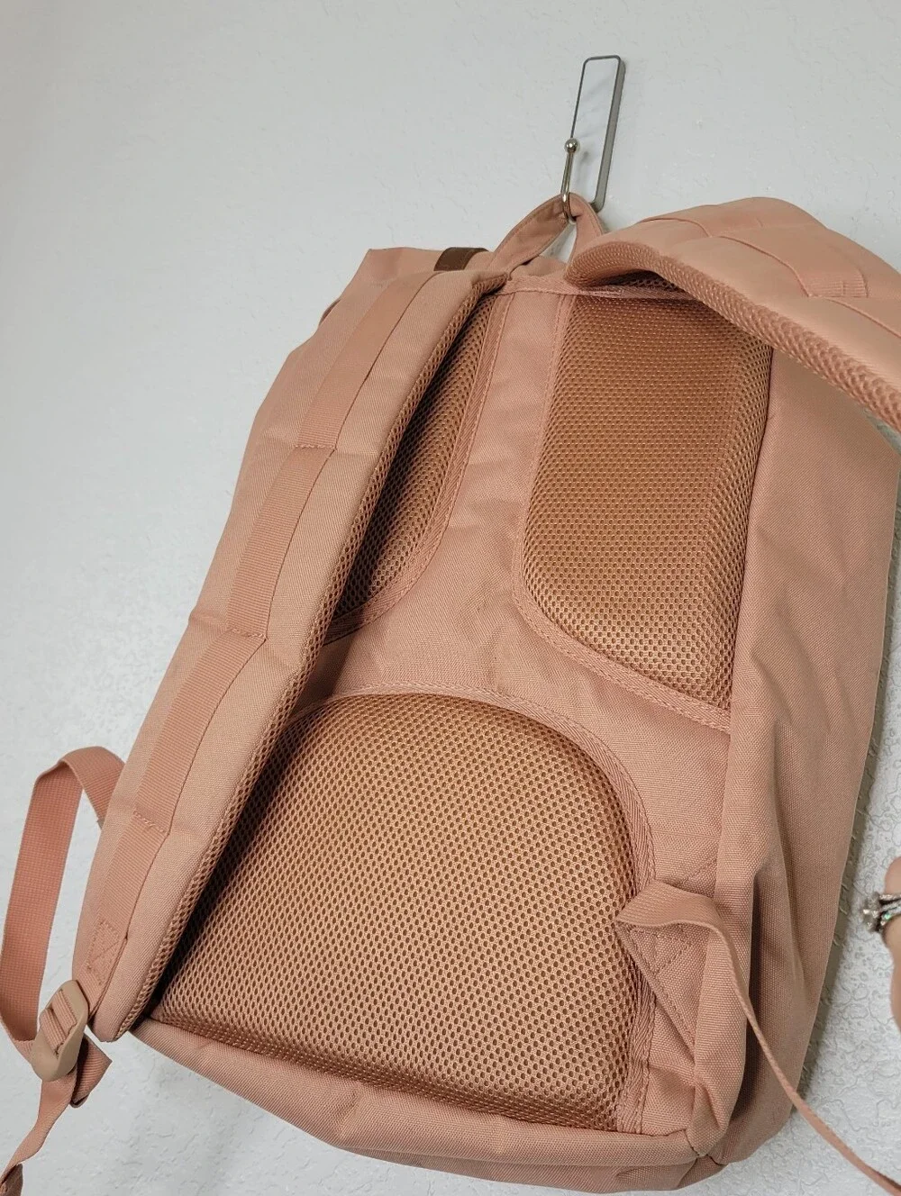 Herschel Supply Co. Little America Mid-Volume 17L Women's Backpack in Pink